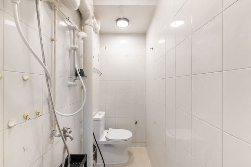 Lagoon View, 5000N Marine Parade Road, Room Rental, 100 sqft, Apartment For Rent, by Cove, 24558114 - Shared bathroom - PropertyGuru.com.sg