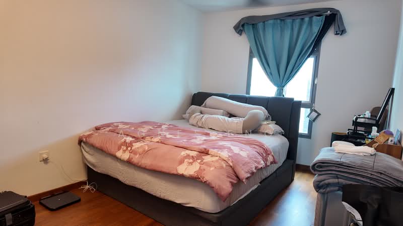 36 Margaret Drive HDB Flat For Sale at S$ 1,650,000 | PropertyGuru Singapore - Master bedroom