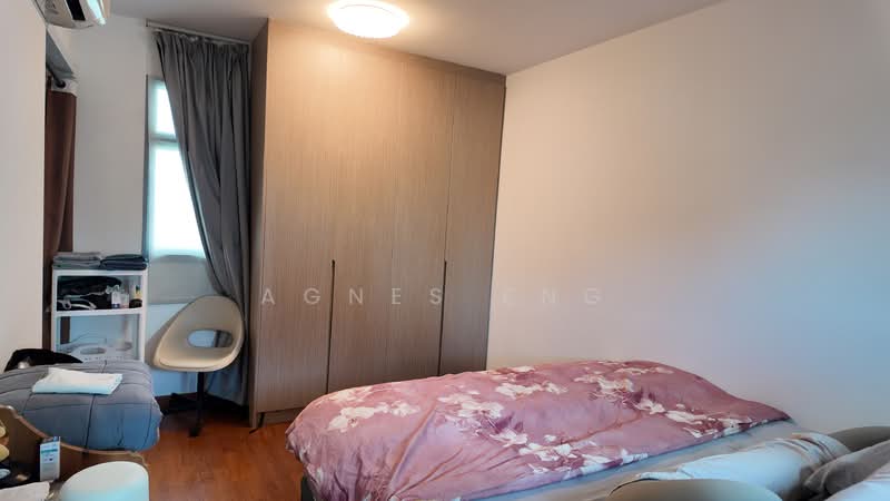 36 Margaret Drive HDB Flat For Sale at S$ 1,650,000 | PropertyGuru Singapore - Master bedroom 