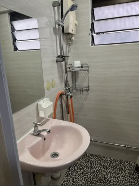 112 Lorong 1 Toa Payoh, 112 Lorong 1 Toa Payoh, 3 Bedrooms, 699 sqft, HDB Flat For Rent, by Yenn Ni, 24562442 - PropertyGuru.com.sg