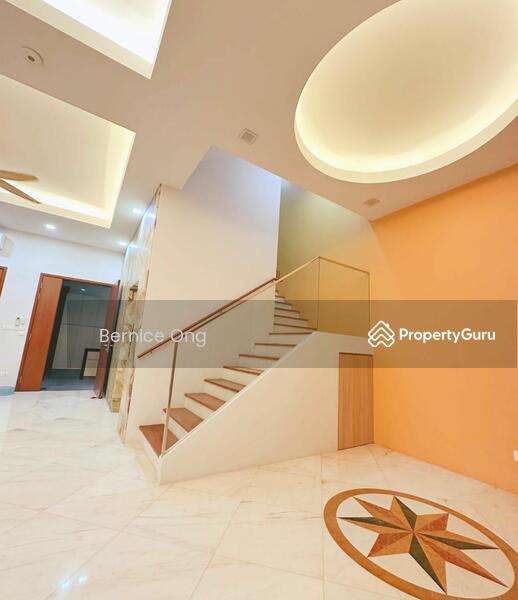 For Rent - Beautiful House with all ensuite n baths and Garden near MRT Eunos/Kembangan/Bedok