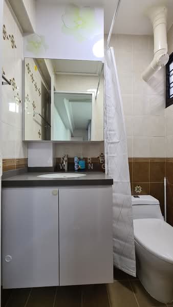 542 Ang Mo Kio Avenue 10, 542 Ang Mo Kio Avenue 10, Room Rental, 721 sqft, HDB Flat For Rent, by Andrew Wong, 24564518 - Ensuite Bathroom in master - PropertyGuru.com.sg