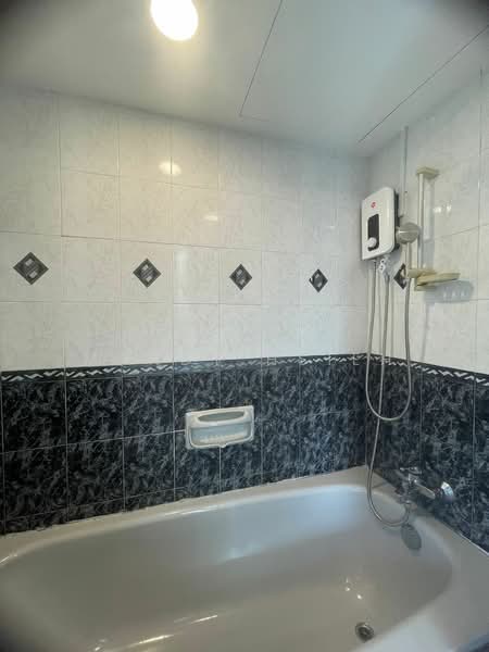The Tanamera, 3 Tanah Merah Kechil Road, Room Rental, 200 sqft, Condominium For Rent, by Mandy Hsieh, 24568054 - PropertyGuru.com.sg