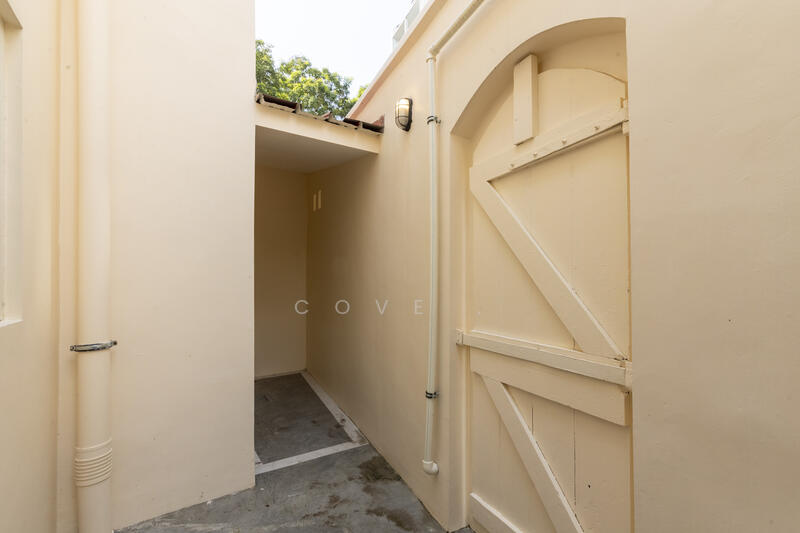 Room 102 Private Yard