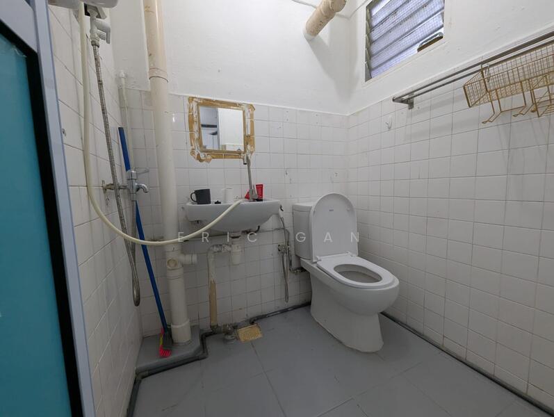 713 Clementi West Street 2, 713 Clementi West Street 2, 4,335 sqft, Food & Beverage For Rent, by Eric Gan, 24571311 - 2nd Floor Residential Unit - CommercialGuru.com.sg