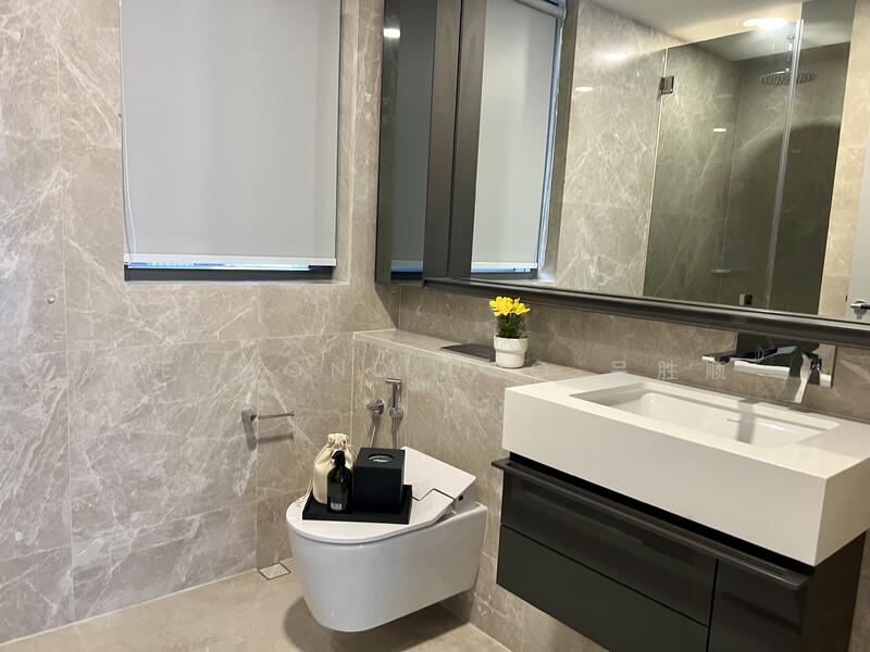 Riviere, 1 Jiak Kim Street, 3 Bedrooms, 1,173 sqft, Condominium For Rent, by Desmond Loo 吕胜顺, 24572151 - Master bathroom - PropertyGuru.com.sg