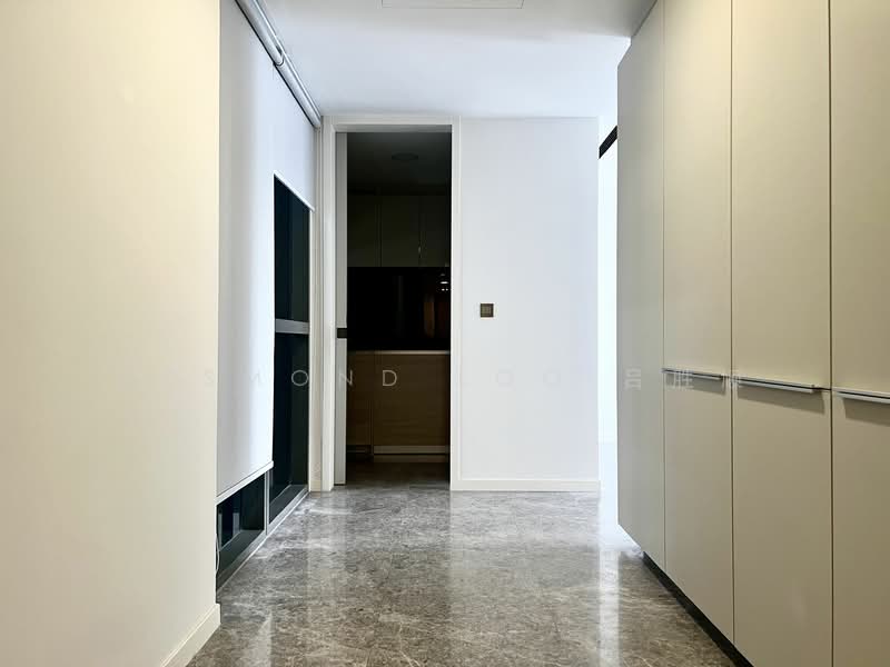 Riviere, 1 Jiak Kim Street, 3 Bedrooms, 1,173 sqft, Condominium For Rent, by Desmond Loo 吕胜顺, 24572151 - Spacious walkway with plently space of shoe cabinet - PropertyGuru.com.sg