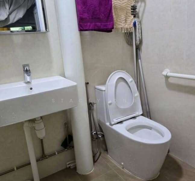 For Rent - 441 Fajar Road