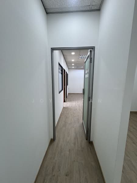 Manhattan House, 151 Chin Swee Road, 1,000 sqft, Office For Rent, by Joyce Tan, 24575829 - CommercialGuru.com.sg