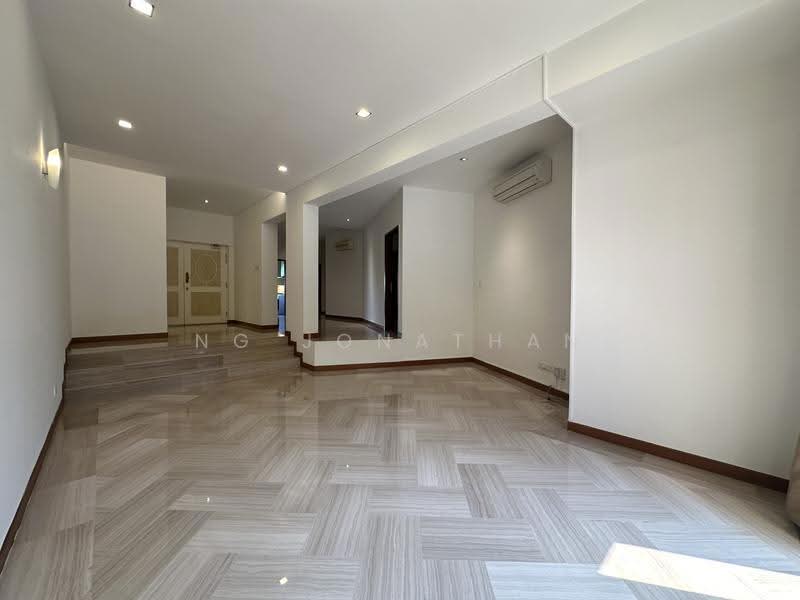 Orange Regency, 101 Fernhill Road, Tanglin / Holland / Bukit Timah, 4 Bedrooms, 1,776 sqft, Apartment For Rent, by Ng Jonathan, 24575993 - PropertyGuru.com.sg