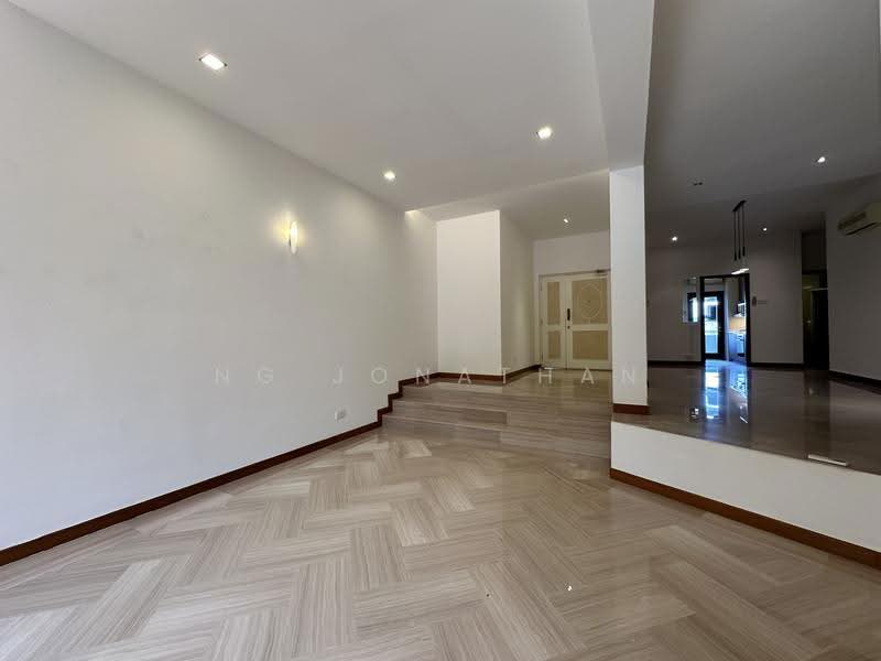 Orange Regency, 101 Fernhill Road, Tanglin / Holland / Bukit Timah, 4 Bedrooms, 1,776 sqft, Apartment For Rent, by Ng Jonathan, 24575993 - PropertyGuru.com.sg
