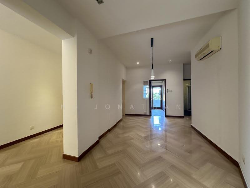 Orange Regency, 101 Fernhill Road, Tanglin / Holland / Bukit Timah, 4 Bedrooms, 1,776 sqft, Apartment For Rent, by Ng Jonathan, 24575993 - PropertyGuru.com.sg