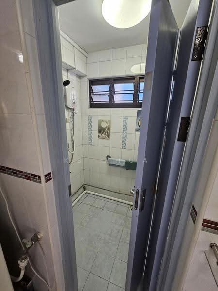 57 Marine Terrace, 57 Marine Terrace, East Coast / Marine Parade, 3 Bedrooms, 700 sqft, HDB Flat For Rent, by KS Chua, 24576929 - Bathroom - PropertyGuru.com.sg