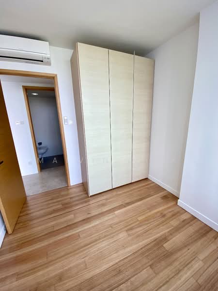 One Amber, 9 Amber Gardens, 2 Bedrooms, 958 sqft, Condominium For Rent, by Malvin Chua, 24578798 - Bedroom 2 with full height cabinets - PropertyGuru.com.sg