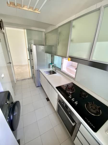 One Amber, 9 Amber Gardens, 2 Bedrooms, 958 sqft, Condominium For Rent, by Malvin Chua, 24578798 - Kitchen with hood, hob and oven. - PropertyGuru.com.sg