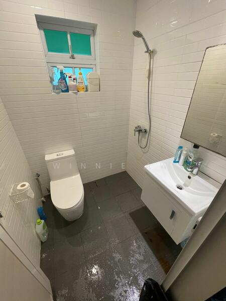 Pasir Panjang Lodge, 390 Pasir Panjang Road, 3 Bedrooms, 1,249 sqft, Walk-up Apartment For Rent, by Winnie Aw, 24579322 - PropertyGuru.com.sg