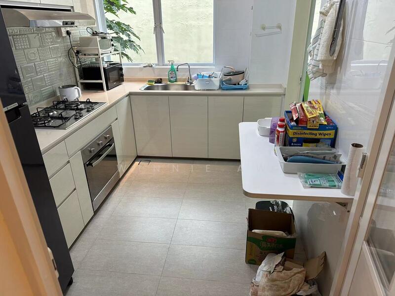 Pasir Panjang Lodge, 390 Pasir Panjang Road, 3 Bedrooms, 1,249 sqft, Walk-up Apartment For Rent, by Winnie Aw, 24579322 - PropertyGuru.com.sg