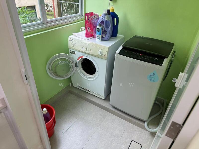Pasir Panjang Lodge, 390 Pasir Panjang Road, 3 Bedrooms, 1,249 sqft, Walk-up Apartment For Rent, by Winnie Aw, 24579322 - PropertyGuru.com.sg