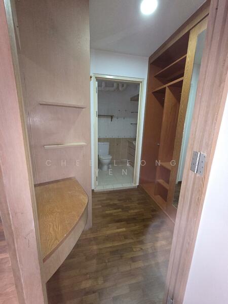 Master Room - Walk-in Wardrobe