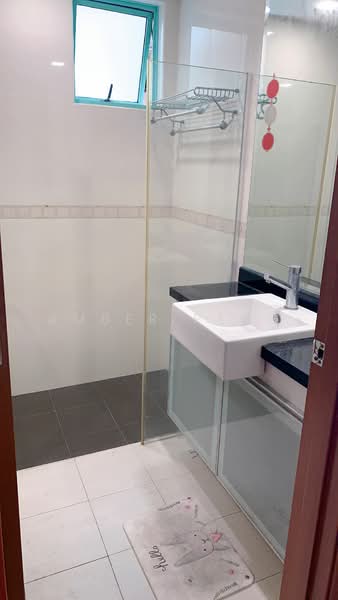 Hazel Park Condo, 25 Hazel Park Condo, 3 Bedrooms, 1,335 sqft, Condominium For Rent, by Amber Peng, 24582774 - PropertyGuru.com.sg
