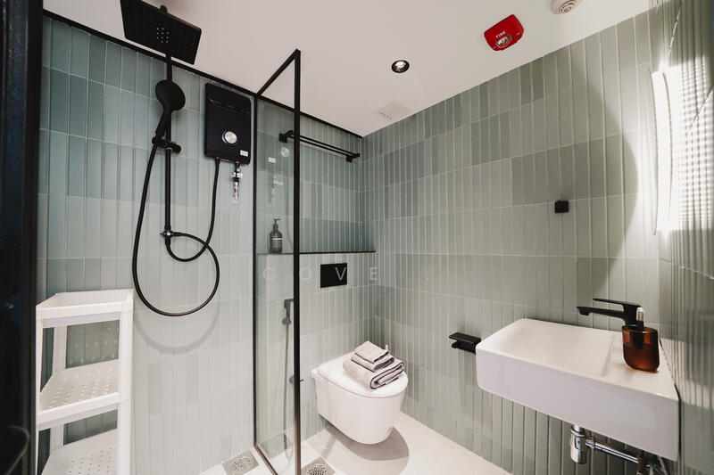 Room 209 Bathroom