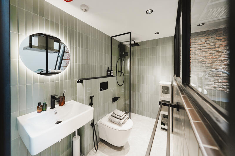 Room 210 Bathroom
