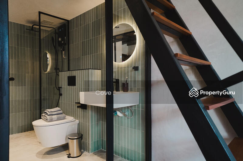 Room 216 Bathroom