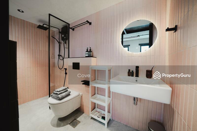 Room 205 Bathroom