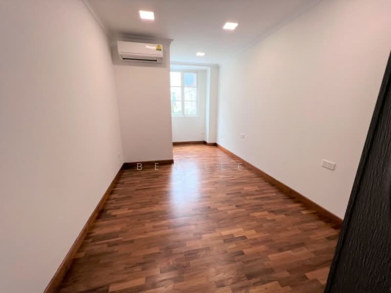 Burgundy drive, Burgundy Crescent, 5 Bedrooms, 3,500 sqft, Semi-Detached House For Sale, by Ben Lee, 24587771 - PropertyGuru.com.sg