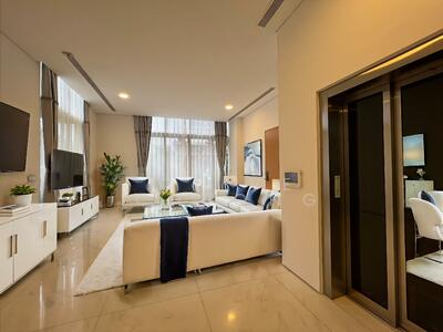 For Sale - Palms @ Sixth Avenue