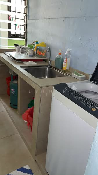94 Lorong 4 Toa Payoh, 94 Lorong 4 Toa Payoh, 3 Bedrooms, 750 sqft, HDB Flat For Rent, by Esther Lim, 24589341 - PropertyGuru.com.sg