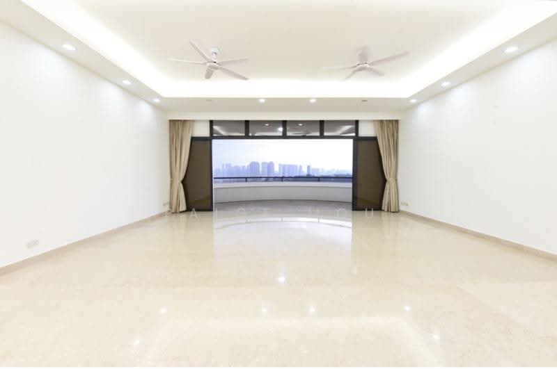 Regency Park, 9 Nathan Road, Tanglin / Holland / Bukit Timah, 4 Bedrooms, 3,650 sqft, Condominium For Rent, by Paige Mou, 24592096 - Balcony - PropertyGuru.com.sg