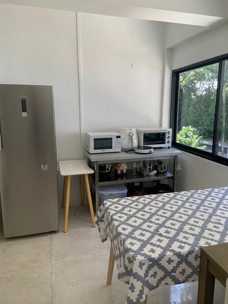 Pasir Pangjang Road Apt Master Bedroom, pasir panjang road, 1 Bedroom, 250 sqft, Walk-up Apartment For Rent, by Meiling Hua, 24592856 - PropertyGuru.com.sg