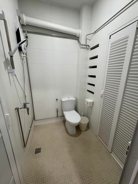 Pasir Pangjang Road Apt Master Bedroom, pasir panjang road, 1 Bedroom, 250 sqft, Walk-up Apartment For Rent, by Meiling Hua, 24592856 - PropertyGuru.com.sg