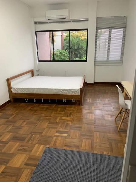 Pasir Pangjang Road Apt Master Bedroom, pasir panjang road, 1 Bedroom, 250 sqft, Walk-up Apartment For Rent, by Meiling Hua, 24592856 - PropertyGuru.com.sg