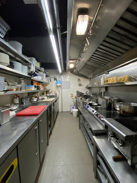 Arab/ Bussorah Street / Beach Road/ North Bridge Road, Bussorah Street, Beach Road / Bugis / Rochor, 2,900 sqft, Food & Beverage For Rent, by Raymond Koh, 24594719 - CommercialGuru.com.sg