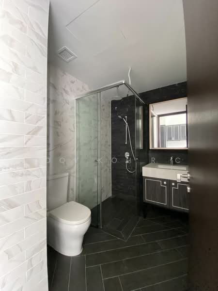 Mayfair Gardens, 8 Rifle Range Road, 1 Bedroom, 646 sqft, Condominium For Rent, by Roqy Koh R C, 24595818 - PropertyGuru.com.sg