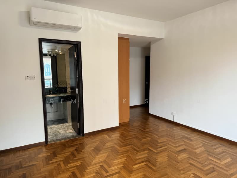 For Rent - UE Square