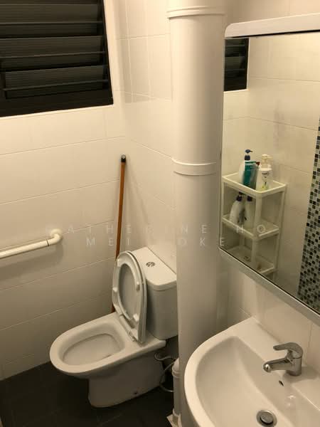 473 Ang Mo Kio Avenue 10, 473 Ang Mo Kio Avenue 10, 3 Bedrooms, 980 sqft, HDB Flat For Sale, by Catherine Ho Mei Yoke, 24597255 - Bathroom - PropertyGuru.com.sg