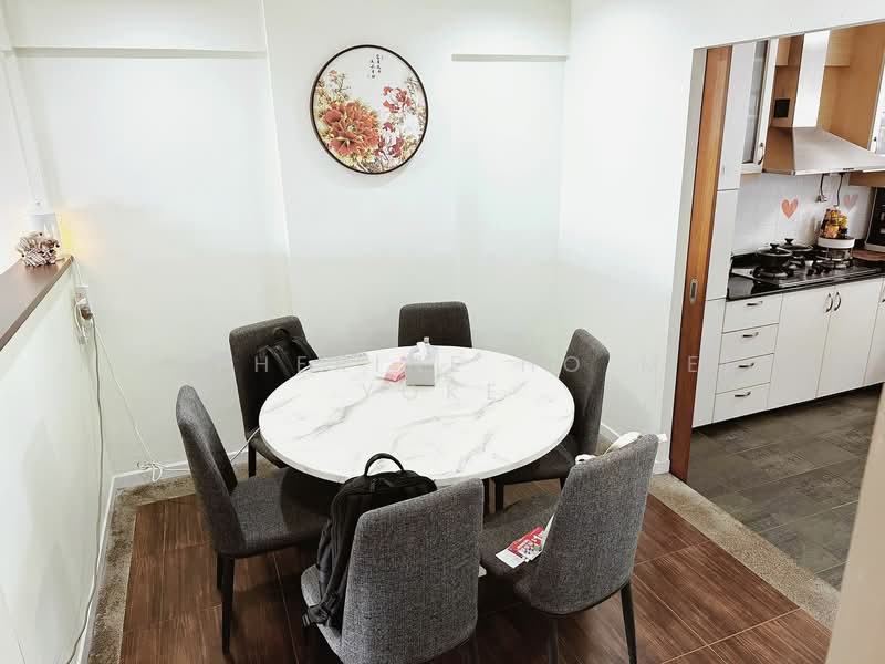 473 Ang Mo Kio Avenue 10, 473 Ang Mo Kio Avenue 10, 3 Bedrooms, 980 sqft, HDB Flat For Sale, by Catherine Ho Mei Yoke, 24597255 - Dining area - PropertyGuru.com.sg