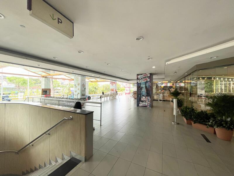 Thomson Plaza, 301 Upper Thomson Road, 721 sqft, Mall Shop For Sale, by Benjamin Poh, 24597583 - CommercialGuru.com.sg