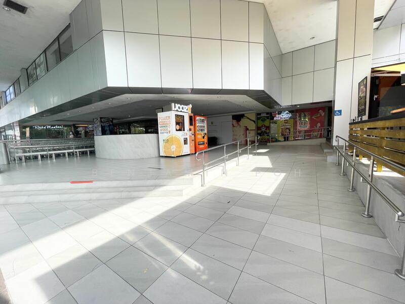 Thomson Plaza, 301 Upper Thomson Road, 721 sqft, Mall Shop For Sale, by Benjamin Poh, 24597583 - CommercialGuru.com.sg