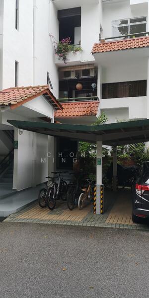 Covered parking lot for each tenant