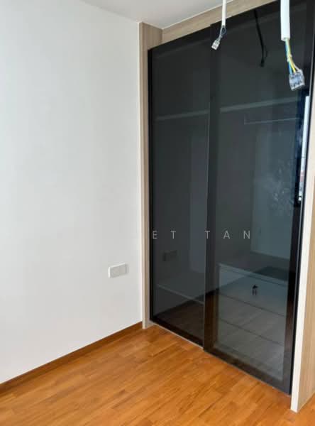 Urban Treasures, 205 Jalan Eunos, 2 Bedrooms, 517 sqft, Condominium For Rent, by Bridget Tan, 24600748 - Wardrobe - PropertyGuru.com.sg