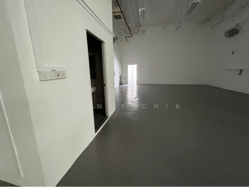 Interlocal Centre, 100G Pasir Panjang Road, Buona Vista / West Coast / Clementi New Town, 1,636 sqft, Light Industrial (B1) For Rent, by Johnny Chia, 24601097 - CommercialGuru.com.sg