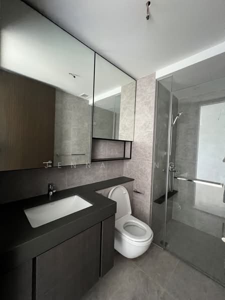 Avenue South Residence, 1 Silat Avenue, 2 Bedrooms, 689 sqft, Condominium For Rent, by Jenna Tong, 24602723 - Common Bath - PropertyGuru.com.sg