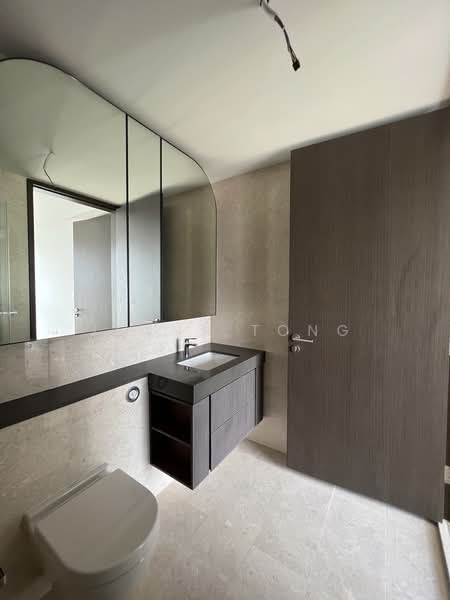 Avenue South Residence, 1 Silat Avenue, 2 Bedrooms, 689 sqft, Condominium For Rent, by Jenna Tong, 24602723 - Master Bath - PropertyGuru.com.sg