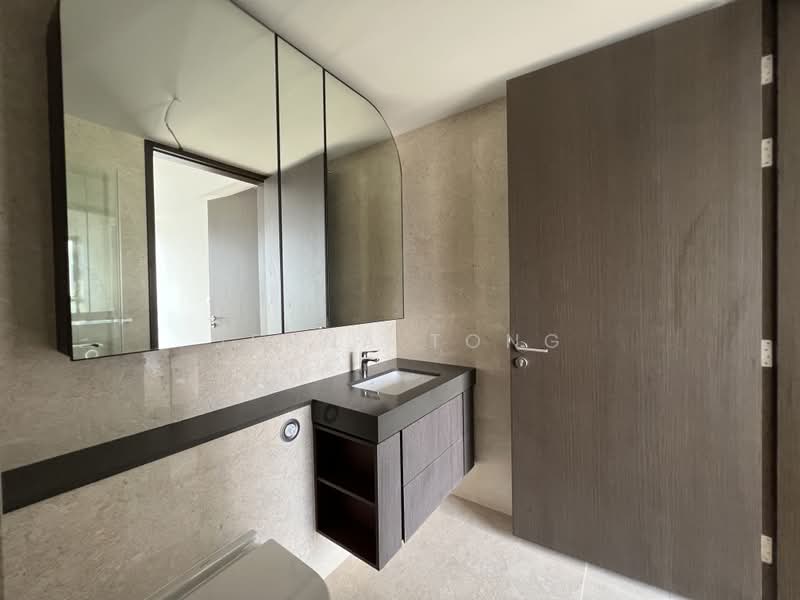 Avenue South Residence, 1 Silat Avenue, 2 Bedrooms, 689 sqft, Condominium For Rent, by Jenna Tong, 24602723 - Master Bath - PropertyGuru.com.sg