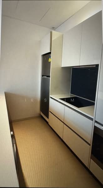 Scotts Square, 8 Scotts Road, 1 Bedroom, 635 sqft, Apartment For Sale, by Iris Lim, 24609772 - Open Kitchen concept - PropertyGuru.com.sg