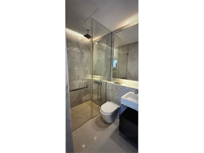 Scotts Square, 8 Scotts Road, 1 Bedroom, 635 sqft, Apartment For Sale, by Iris Lim, 24609772 - Ensuite bathroom - PropertyGuru.com.sg